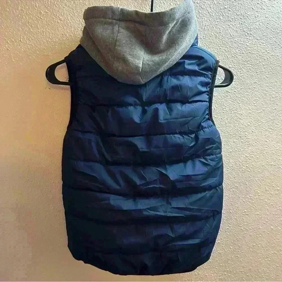 Boys Fleece Lined Puffer Vest Size XL (Toddler) - Picture 2 of 2